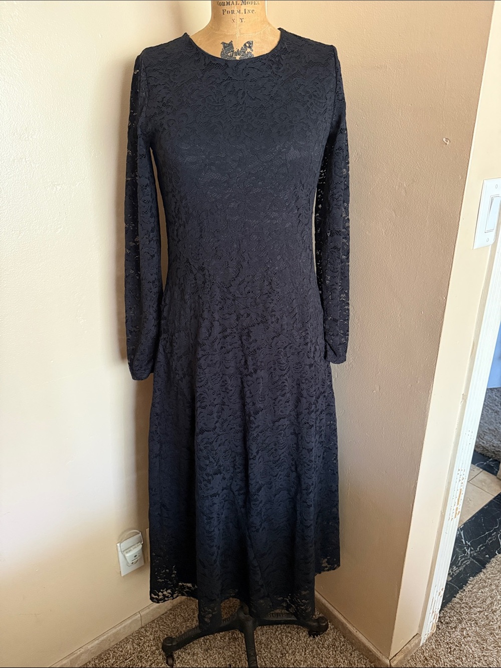 Nicole Miller Black Lace Long Sleeve Midi Dress Size M